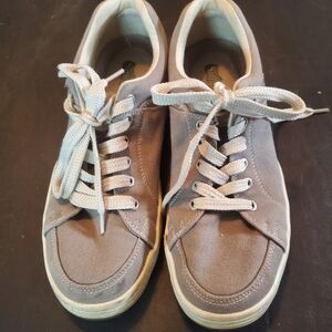 Simple Gray Canvas Men's Sneakers